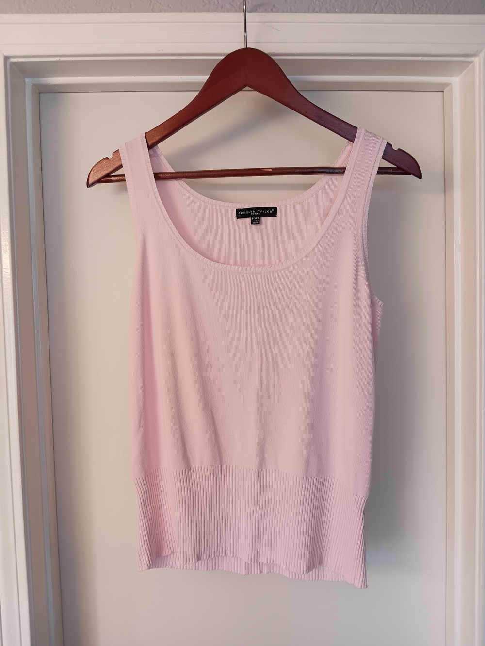 Carolyn Taylor Light Pink Scoop Neck Tank Top